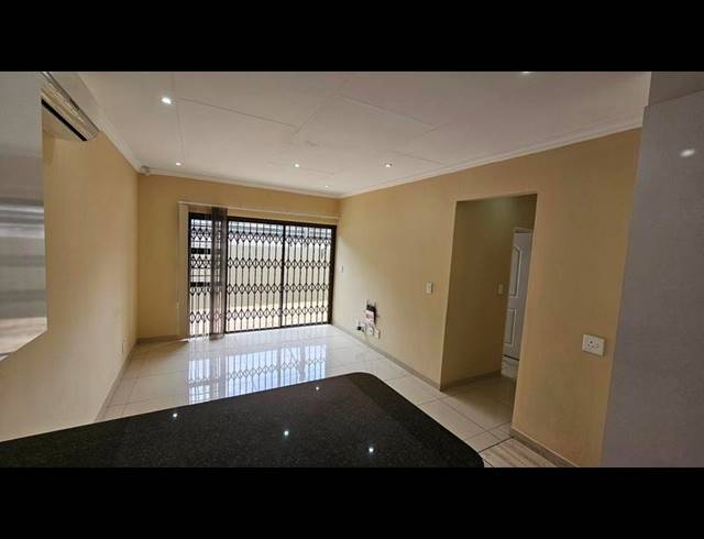 2 BEDROOM PROPERTY TO RENT IN DIE BULT